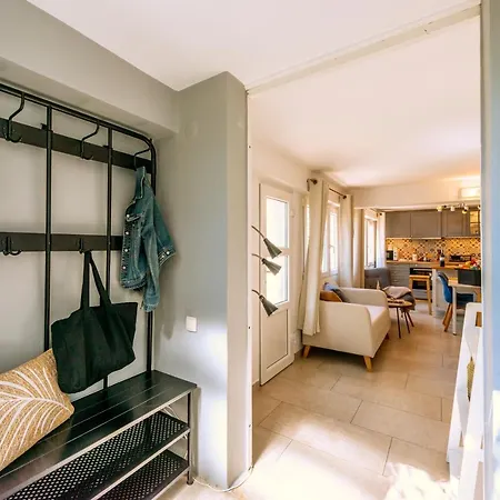 Apartman Tonina, Friends And Family