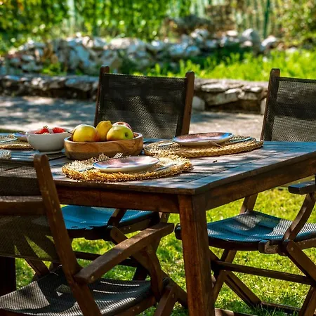 Tonina, Friends And Family * Cavtat